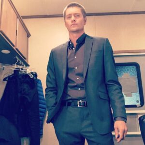 Chad Michael Murray Instagram - Some dress to impress. I dress... because  scene 116 calls for it. 😂 
That’s a wrap on #TycoonsKiss We finished on a 17 hour day. 🧟‍♂️ #Blessed #WouldntHaveItAnyOtherWay #DoTheWork
