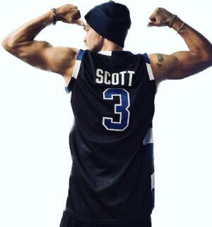 Chad Michael Murray Instagram - “There is only ONE TREE HILL and it’s your home” - LINK IN BIO

P.S.- no that’s not random arm hair sticking out from under my arm or even real muscles for that matter… it’s the product of trying to digitally isolate myself from the horrendous background where I actually took the picture. 🤦‍♂️ A.I. let me down… 

Next time I’m heading to the river court and just taking pics with the appropriate BG. Whaddya say @jameslafferty ? Down for a quick pickup game and a photo shoot. 😂🏀🤳📸
#3 #oth #lucasscott #23 #nathanscott 

P.S.S.- are my thumbs too short?