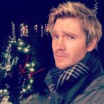 Chad Michael Murray Instagram – As hard as I try I will just never look as effortlessly cool as this guy I’ve pointed out in the background. Part of me hopes he knew I was taking a Christmas light selfie and that he consciously “struck a pose”. That would make me feel a bit better about myself. I’m old enough now that I’ll admit something- any Candid photo you’ll see of me is just 🤦‍♂️ 😂😂😂😂 #CandidPhotoBomb #CandidNightmares #CandidSelfImageIssues Have a early Murray Christmas Y’all:) #movies