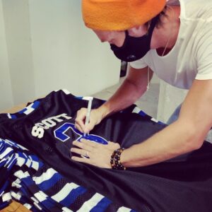 Chad Michael Murray Instagram - Signing has commenced... 4 days left on this campaign. These jerseys came out sooo nice. Hope you enjoy them💪 #OTH @represent #lucasscott #3 LINK IN BIO