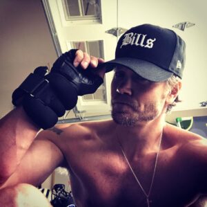 Chad Michael Murray Instagram - Go Bills! @nfldraft is coming up next week & I’m grateful to be watching something that has to do with SPORTS! @buffalobills @neweracap