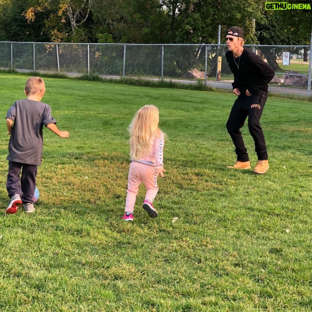 Chad Michael Murray Instagram - We’re BIG ADVOCATES for outdoor sports and activities! Play 60 at a minimum. As you can see, as you scroll through the pics, this ended super well for our daughter😂 Dang Net Monster again... #ShootsHeScores #play60 #sports #FamilyPlaysHard