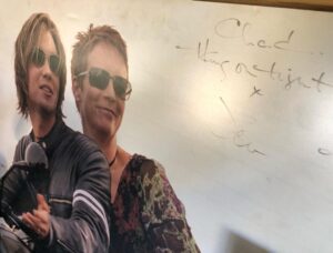 Chad Michael Murray Instagram - “Hang on tight” ☺️ This woman made such a major impact on me as an artist but even more as a human being. She’s free, honest, genuine and such a pro! So proud of the one and only @jamieleecurtis on her nomination for #everythingeverywhereallatonce There is no one I can think of who deserves it more. Go enjoy your night Jamie and Hang on tight:) #JakeEnjoyedEveryMinuteOfThatMotorcycleRide
