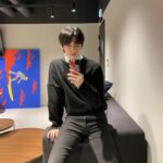 Chae Hyung-won Instagram - 🖤🤍