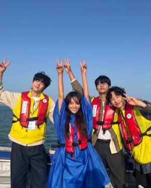 Chae Jong-hyeop Instagram - 무인도의 디바 보걸아🏝️🤣