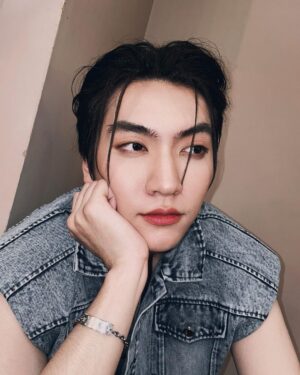 Chaikamon Sermsongwittaya Instagram - เต้นจนเอวเลื่อน เธอถามเพื่อนชื่อไร😶‍🌫️

#Bosschaikamon #ShawtyBoss #BoNoh