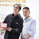 Chaikamon Sermsongwittaya Instagram - วันนี้ผมได้นำเงินจากการร่วมประมูลในงานวันเกิดผมที่ผ่านมา ส่งมอบให้กับทางองค์กรต่างๆ ดังนี้ครับ✨ - "สถาบันมะเร็งแห่งชาติ" จำนวน 1,000,000 บาท - "ศิริราชมูลนิธิ" เป็นจำนวน 360,000 บาท - "บริษัทเสริมส่งมารวย จำกัด" และ "บริษัท ฟรีซมี เอ็นเตอร์เทนเมนต์ จำกัด" ได้นำรายได้หลังจากหักค่าใช้จ่าย โดยร่วมสมทบเพิ่มเป็นจำนวน 200,000 บาท รวมเป็นยอดบริจาคทั้งหมด “1,560,000 บาท” ผมขอขอบคุณพี่ๆแฟนคลับและทีมงานทุกๆคน ที่ร่วมเป็นส่วนหนึ่งในบุญใหญ่ครั้งนี้ครับ ในวันเกิดปีนี้ผมได้ทำตามความตั้งใจของผมและคุณพ่อได้สำเร็จแล้ว เกินกว่าความตั้งใจไปมากๆ วันนี้ผมตื้นตันใจมากๆที่ผมได้มีโอกาสเป็นสะพานบุญให้ทุกคนได้ร่วมส่งต่อโอกาสในการรักษามะเร็งให้กับผู้ป่วยที่ยากไร้และขาดแคลนทุนทรัพย์ ขอทุกคนร่วมอนุโมทนาบุญด้วยกันนะครับ🙏🏻❤️ Today I have brought the donation from my birthday auction to organizations as follows - "National Cancer Institute" 1,000,000 THB - "Siriraj Foundation" 360,000 THB - "SermSongMaruay Co., Ltd." and "Freeze Me Entertainment Co., Ltd." add more donation 200,000 THB Total donation amount is “1,560,000 THB” I would like to say thank you to all fans and teams for participating the project. My father and I have fulfilled our purpose. It much more than we expected. I’m very delighted to have an opportunity for giving more chance to cancer patients and someone who are Impoverished. I really appreciate about it 🙏🏻❤️ #BeTheBossWorld #BesideBoss2023 #Bosschaikamon #ShawtyBoss #BoNoh