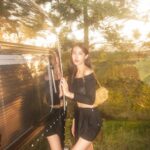 Chalida Vijitvongtong Instagram - Every sunset is an opportunity to reset 🏞️ LandCamp Villa khaoyai