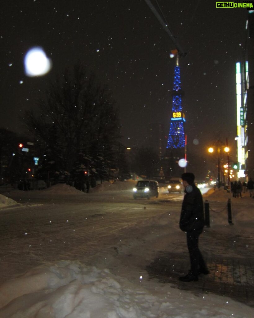 Chalida Vijitvongtong Instagram - Sapporo กับผู้ชายถุงมือโบว์ 😜☃️❄️ Sapporo, Hokkaido