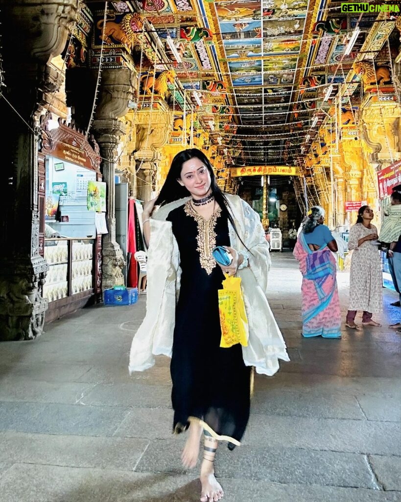 Chandrani Das Instagram - 🙏🏻🧿 self time 🧿❤️ Perur Patteeswaraswamy temple
