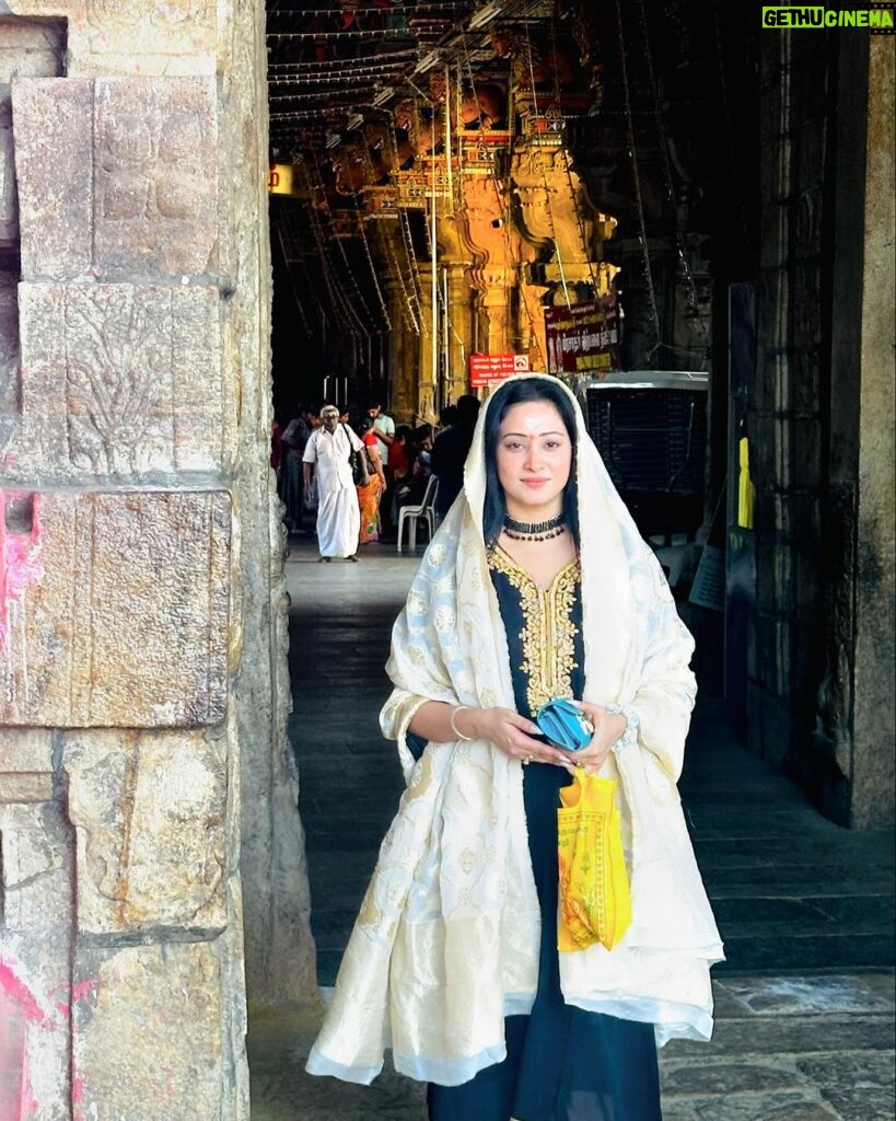 Chandrani Das Instagram - 🙏🏻🧿 self time 🧿❤️ Perur Patteeswaraswamy temple