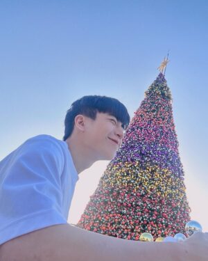 Chanon Santinatornkul Instagram - เมอรี่ เมอรี่ คิดสะมากกกก ❤️🎅🏻🍀🎄🌟
Merry Christmas krub everyone ❤️🎅🏻🎄🍀🌟