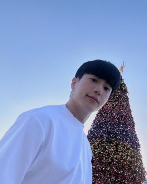 Chanon Santinatornkul Instagram - เมอรี่ เมอรี่ คิดสะมากกกก ❤️🎅🏻🍀🎄🌟
Merry Christmas krub everyone ❤️🎅🏻🎄🍀🌟