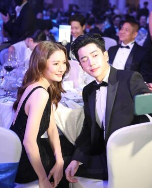 Chanon Santinatornkul Instagram - Thank you for having us krub 💙🤍 @unicef_thailand @panglamsam #bluecarpetgala