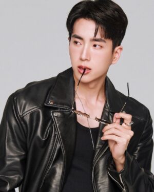 Chanon Santinatornkul Instagram - คิดจะแอคคิดถึงผมขรับ 😎
Act MAX 😎🤪