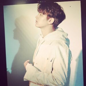Chanwoo Instagram - #잡지촬영#뮤비촬영#해시태그너무어려워요
#회장님한테배워야지