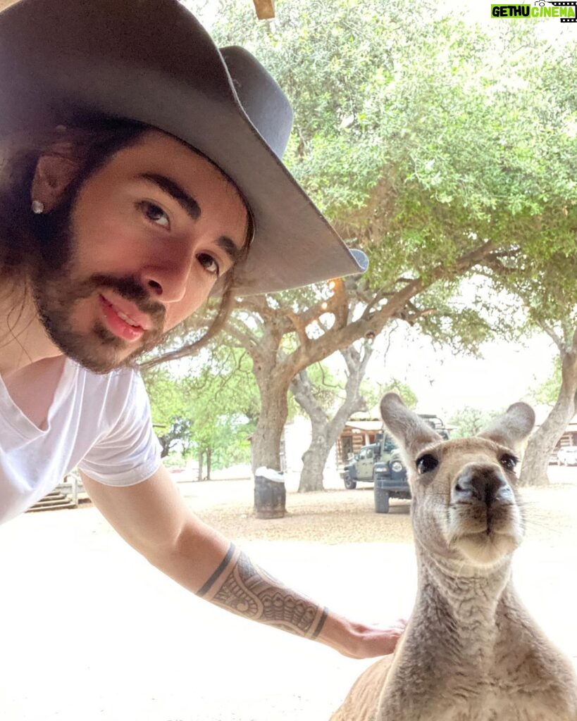 Charles White Jr. Instagram - Met a kangaroo