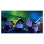 Charlie Carver Instagram - Cheers from a single, masked, thrice tested household in London w/ @maxcarver and someone who I choose to remain anonymous. Honestly, the best rickshaw ride ever (and there have been MANY DARLING DEAR) #partyintheusa #wearAMASK 💙🇺🇸