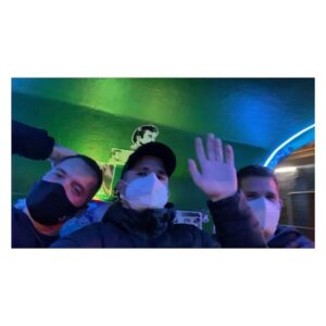 Charlie Carver Instagram - Cheers from a single, masked, thrice tested household in London w/ @maxcarver and someone who I choose to remain anonymous. Honestly, the best rickshaw ride ever (and there have been MANY DARLING DEAR) #partyintheusa #wearAMASK 💙🇺🇸