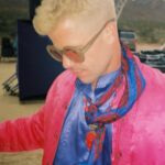 Charlie Carver Instagram - Blonde. Having fun. Love you, J+N! 🍍 Mojave, California