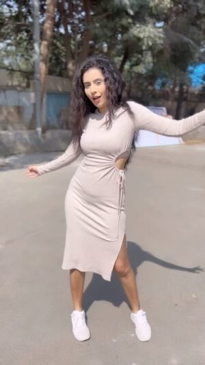 Charu Asopa Instagram - Then you have only five minutes, and you can give only one take for a reel😅😝