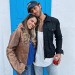 Chay Suede Instagram - Te amo, e amo ver você se revelando e se modificando a cada ano, a cada dia. Sua fome de vida abre o meu apetite. Aprendo tanto com você. Parabéns pelo seu dia, mãe! Que Deus te abençoe sempre em tudo o que fizer.