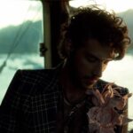 Chay Suede Instagram - PIRATA x @gqbrasil 🏴‍☠️ @gucci vídeo: @guilhermerocha11 foto: @nixon_freire estilo: @thiagobiagi beleza: @luzcidez produção: @enzoamendola