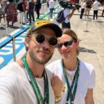 Chay Suede Instagram - Isso foi ontem. Domingo de Formula 1, com quem pilota minha vida, hahaha Te amo @neivalaura Muito obrigado @rolex :)) Amamos o convite! Que recepção maravilhosa @didi_maranhao @alemcamposs