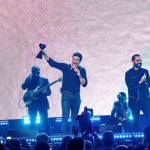 Chayanne Instagram - Si me ponen a elegir en una escala del 1 al 10 sobre cómo me sentí anoche en el show con ustedes, diría que 100000000 🤩 Gracias por bailar y cantar todas mis canciones, los quiero mi gente. 💘 @iheartradio #iHeartFiesta2023