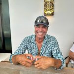 Chayanne Instagram - Celebrando la vida y la buena energía ❤️Gracias por sus mensajes de cariño! Un fuerte abrazo, los quiero! 🇵🇷🌞🎂
