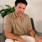Chayanne Instagram - Necesito un Segundo para que canten conmigo esta canción. #Chayanne