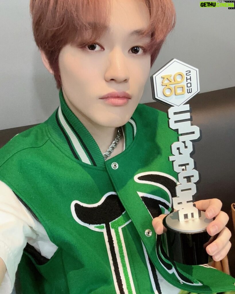 Chenle Instagram - 음중 1위 감사합니다ㅏㅏㅏㅏㅏㅏㅏㅏㅏㅏ💚