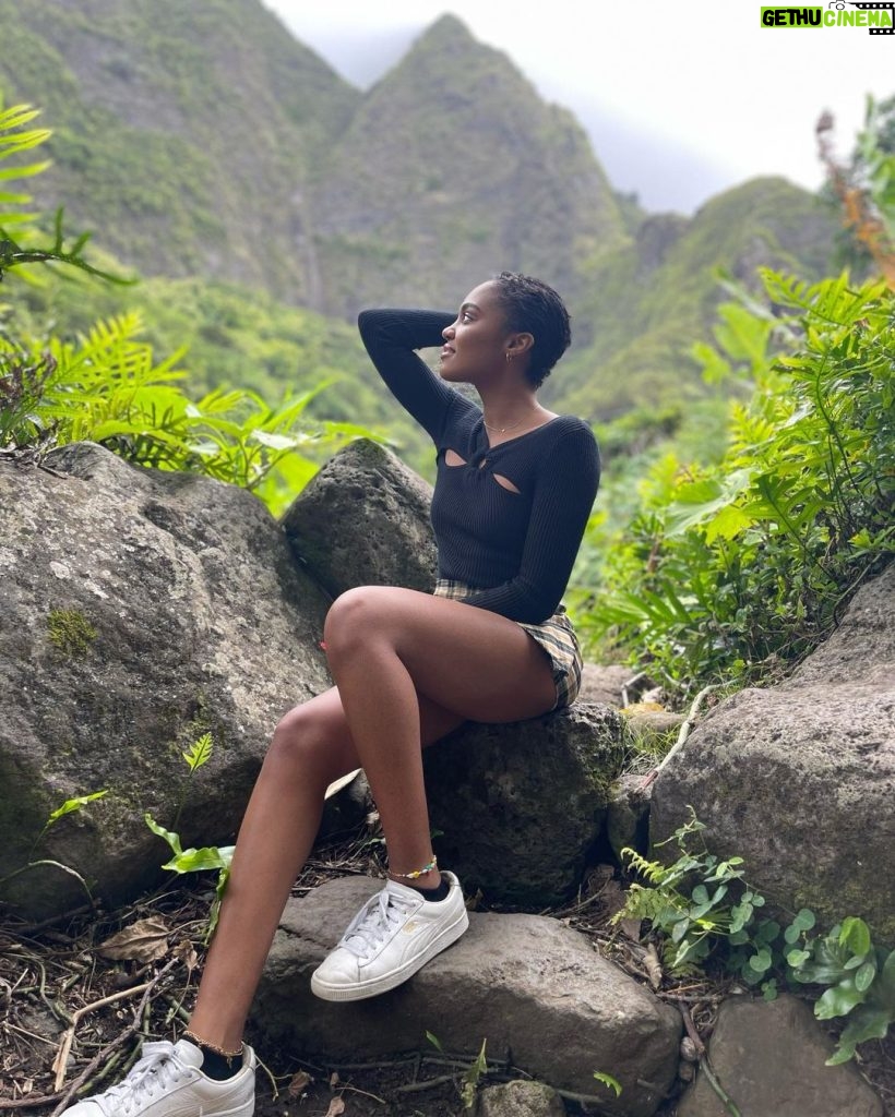 China Anne McClain Instagram - 📸 - @mynameissisi • no edits or filters, these are straight outta the camera roll. it’s beautiful back there, huh? 🥺🌄 #hawaii
