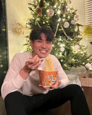 Chinnarat Siriphongchawalit Instagram - airbnb my first time ☃️🎄