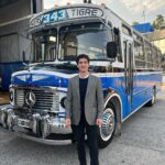 Chino Darín Instagram - Sábado Bus. Josha (nunca taxi) que nos encontramos en el rodaje de El Reino temporada 2. Un 343 Liniers-Tigre de ensueño, hecho a nuevo. Narrmosura! ♥️