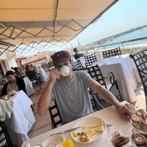 Chino Darín Instagram - TBT Venecia 2022 ♥️