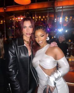 Chloe Bailey Instagram - i barely step out.. but when i do 😏🥰😘 GQ Men of the year