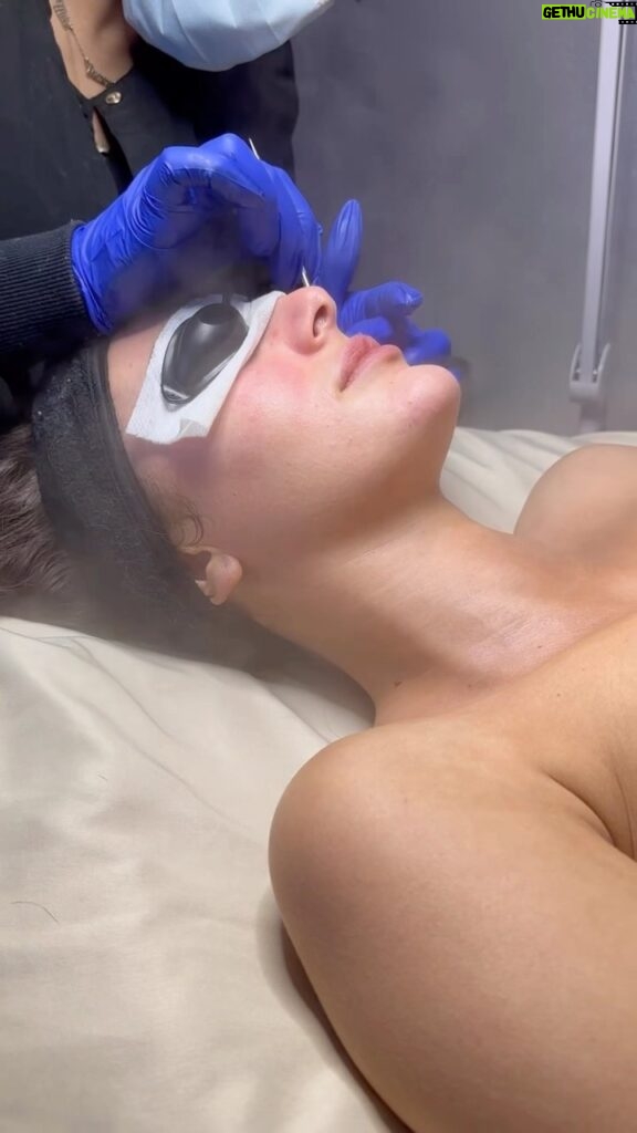 Chloe Veitch Instagram - Cleaning all the neggy energy 🧖‍♀️