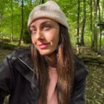 Chloe Veitch Instagram - Having 2 million of you guys on here has really pushed me to be more vulnerable on who I am as a person and what led me to this point in my career and life, it’s really important that I influence the right things, the IMPORTANT things, I really want to try and destigmatise sobriety and mental health. Share my voice with you guys and use my platform for good! & most importantly open up to you guys about my journey being sober, my ADHD diagnosis and all my advice I would give to anyone battling any of the above through my own journey. You are not alone, there is a light at the end of the tunnel and if I can inspire someone or help someone by writing this then my heart is full🤍 Thank you @officialwondermind for allowing me to share this with everyone 🎙️