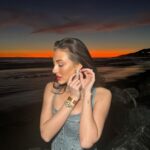 Chloe Veitch Instagram - This years been an unexpected one, finding love, finding more life long friends, hitting my first million on tiktok, Being sober, being on my 3rd no1 Netflix show, moving to LA and a proposal? Also it’s my birthday Sunday I’ll be FUGGIN 24😭💀 💍