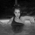 Chloe Veitch Instagram - “ drench yourself in love”💙