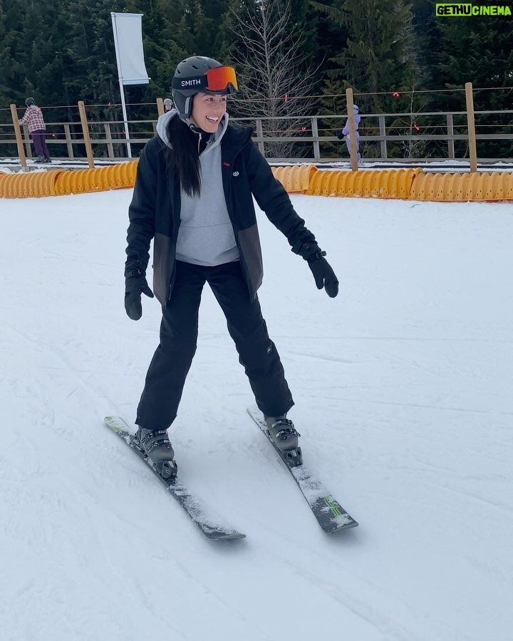 Chloe Veitch Instagram - Ski ya later ⛷ Whistler, Canada