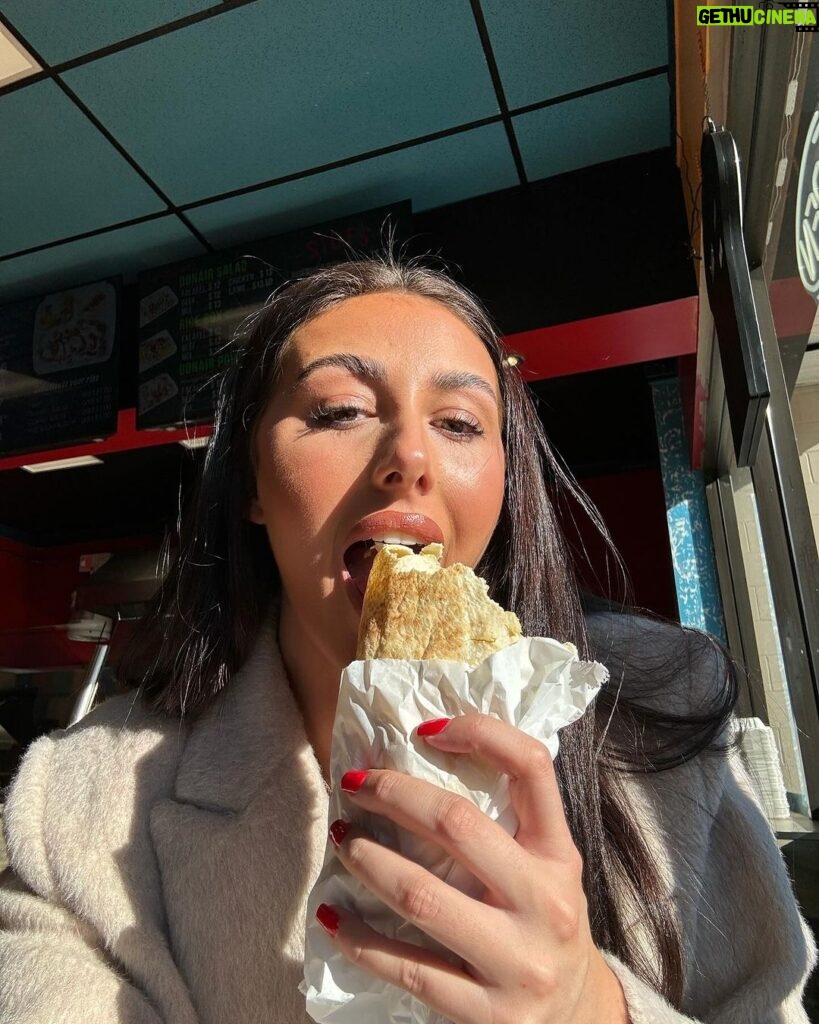 Chloe Veitch Instagram - HAPPY VALENTINES MY LOVES 💘 personally i think this is a day for reflection of what self love is, journaling my gratitude and positive affirmations. Going to the gym *shock I know* - flying all the way out to Canada to spend quality time with my manager! Stuffing my face with kebab chicken wraps😅 walking 20,000 steps around the sea wall. *my feet bled a lot.. but doing it for the mental health!!!✅🙏🏼 eating lots of blue cheese even though I’m intolerant.. you gotta choose your battles 🥹🫶🏽😂 and of course cuddling in bed with my doggies ❤