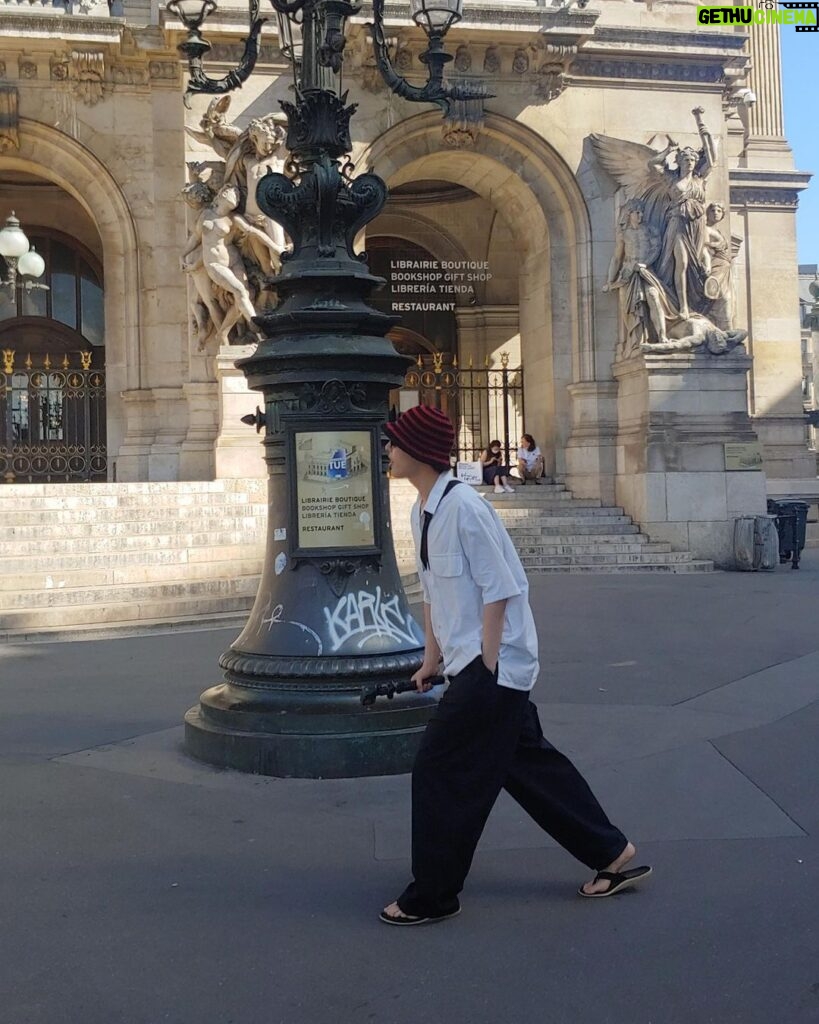 Cho Seung-youn Instagram - Parisien?