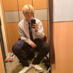 Cho Seung-youn Instagram - 서서 찍으니까 안나와서... 앉아서..