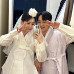 Choi Hyun-wook Instagram - 작년 11월, 보라카이에서 혼자 여행하다 우연으로 만나 인연이 된 커플이 28일에 결혼을 했다. 촬영때문에 결혼식을 못간게 너무나 아쉽지만 그래도 이번달에 따로 만나 술 마시며 마음을 담은 선물을 주면서 얘기도 많이 하면서 아쉬움을 덜어냈다. 세상에는 너무나 다양한 일을 하는, 다양한 사람들이 많고 그 사람들을 예기치 못한 곳에서 마주하며 알아가는건 지금의 나에게 정말 행복하고 건강한것같다. 축하드려요!!!!지금처롬 오래오래 예쁘게 만나세요🩵