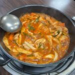 Choi Hyun-wook Instagram - 연말정산. 내가 제일 사랑하는 가게, 제일 귀여우신 사장님