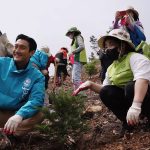 Choi Si-won Instagram – Climate crisis leads to serious child rights problem. Please support this amazing campaign: ‘Plant our planet.’ @unicef_kr @mofa_kr @forest_korea