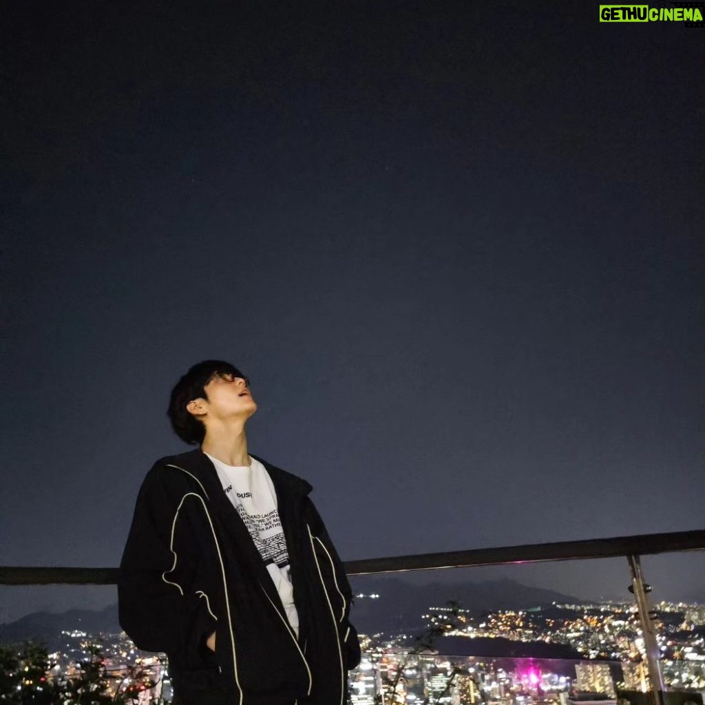 Choi Soo-bin Instagram - 쉬는 날 밤