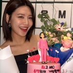 Choi Soo-young Instagram - ‘Cheer me up, 널 믿어’수없이 되새기던 말 서툰발걸음이 자유로워지는 Timing Now ‘아일릿’ we gotta aim high🏃🏻‍♀️ 파이널 라운드의 ‘aim high’ 가사를 쓰면서 떠올렸던 모든 연습생들의 표정이 오랜시간 마음에 남을 것 같아요. 무대 중간 중간 뒤돌아 잠시 숨고르기를 하던 그때 , 진심으로 설레어 하던 그 표정을 바로 옆 MC석에서 지켜보며 저 또한 무대에 대한 소중함과 설렘을 떠올리던 시간이었습니다. 걸그룹 ‘아일릿’ 의 새로운 시작과 데뷔의 꿈은 이루지 못했으나 한명한명 보석같은 연습생들의 더 큰 성장과 꿈을 응원하겠습니다💗 #RuNext #알유넥스트 #모두수고하셨습니다